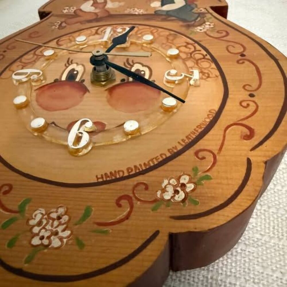 Vintage Hand Painted Leatherwood Wooden Wall Clock - Picture 4 of 8